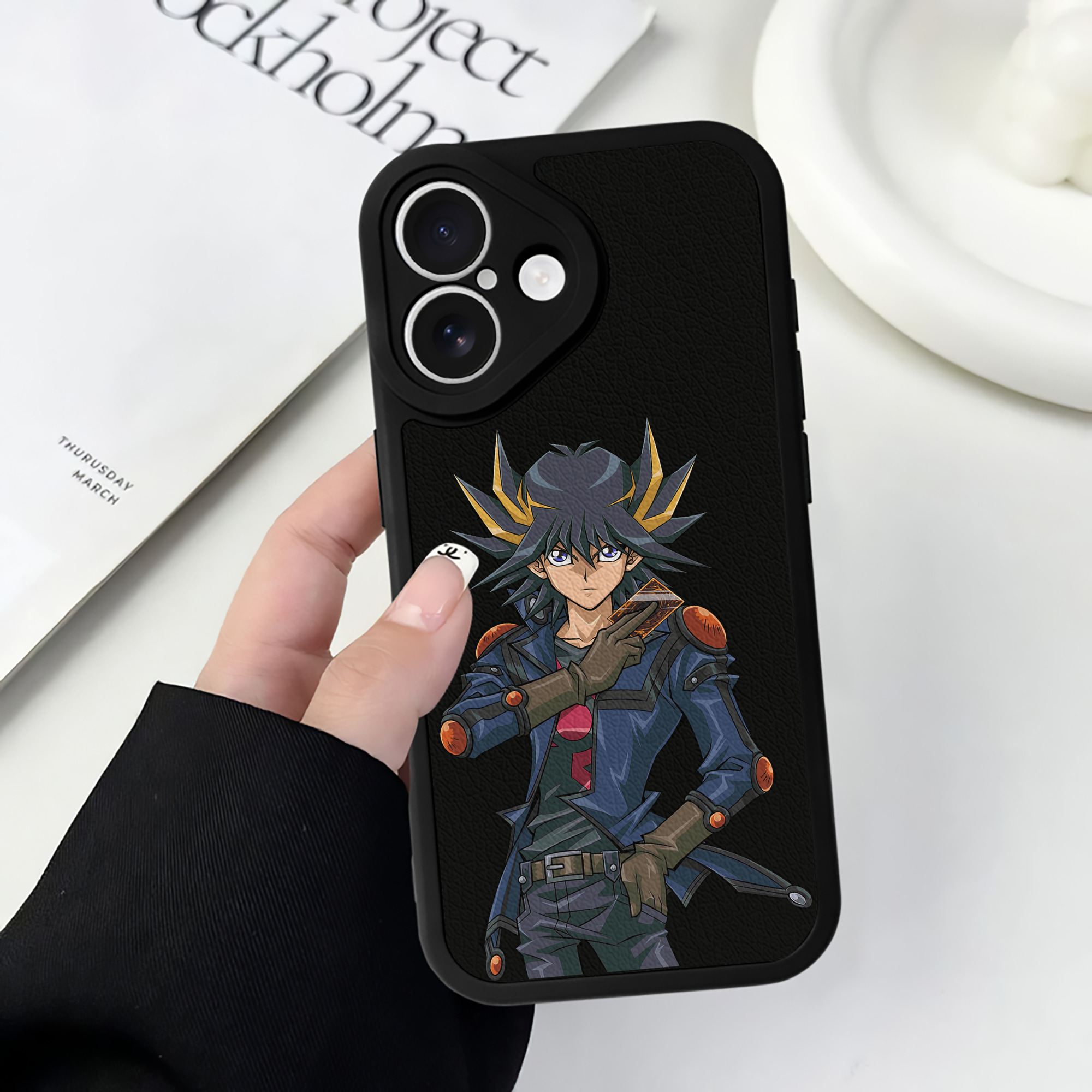 遊☆戯☆王 Yu-Gi-Oh! 【iPhone 16シリーズ対応】シリコンスマホケース（レザー調） 材質：シリコン